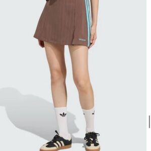 adidas Brown Pleated Mini Skirt with Aqua Side Stripes